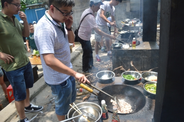 埋鍋造飯